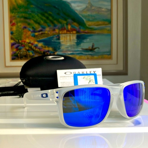 Holbrook Oakley (Low Bridge Fit) Lunar Year Collection Frosted frame NWT ☀️🕶️ - Picture 3 of 10